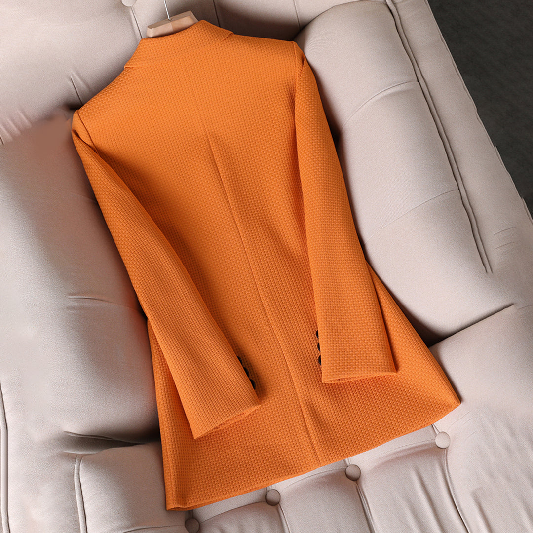 Blazer elegante para mujer con botones y diseño sofisticado