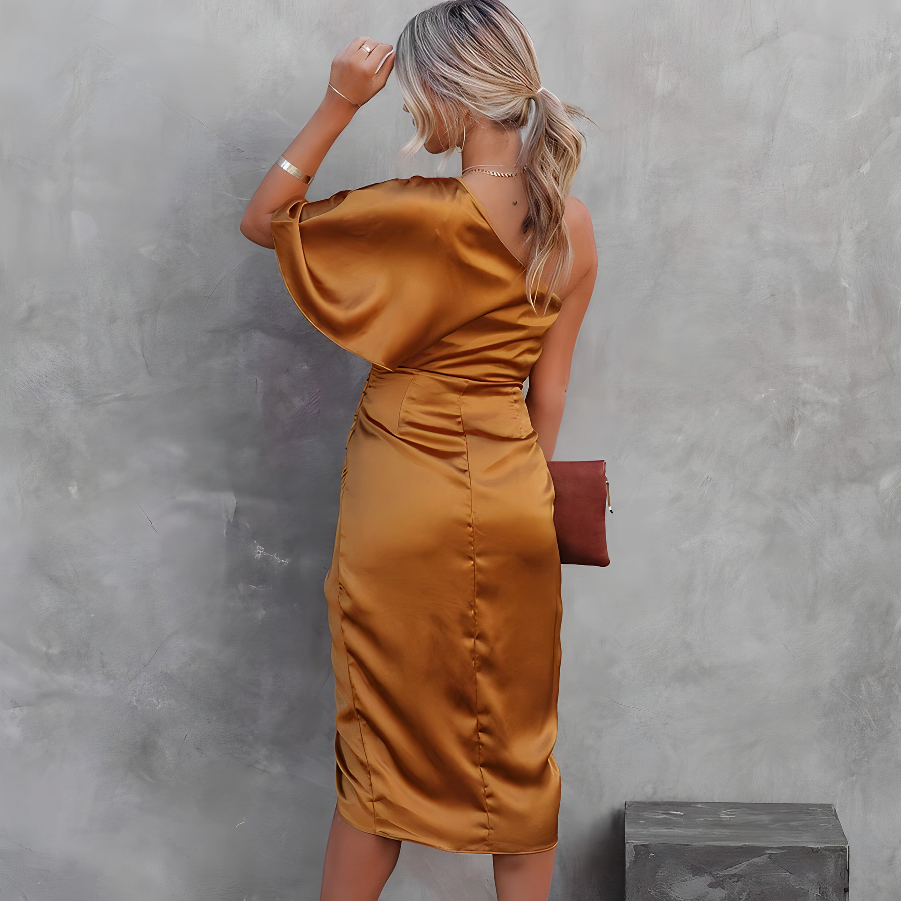 Vestido de noche elegante y sofisticado con un solo hombro