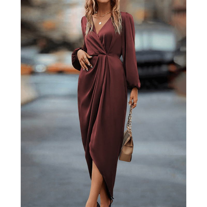 Vestido midi elegante con mangas largas y estilo moderno