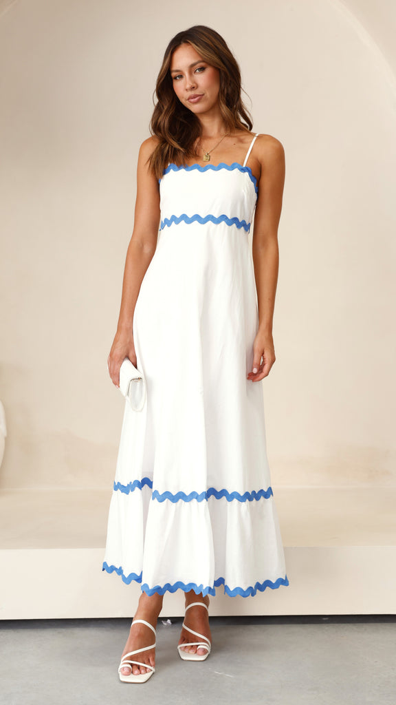 Vestido largo elegante con tirantes finos