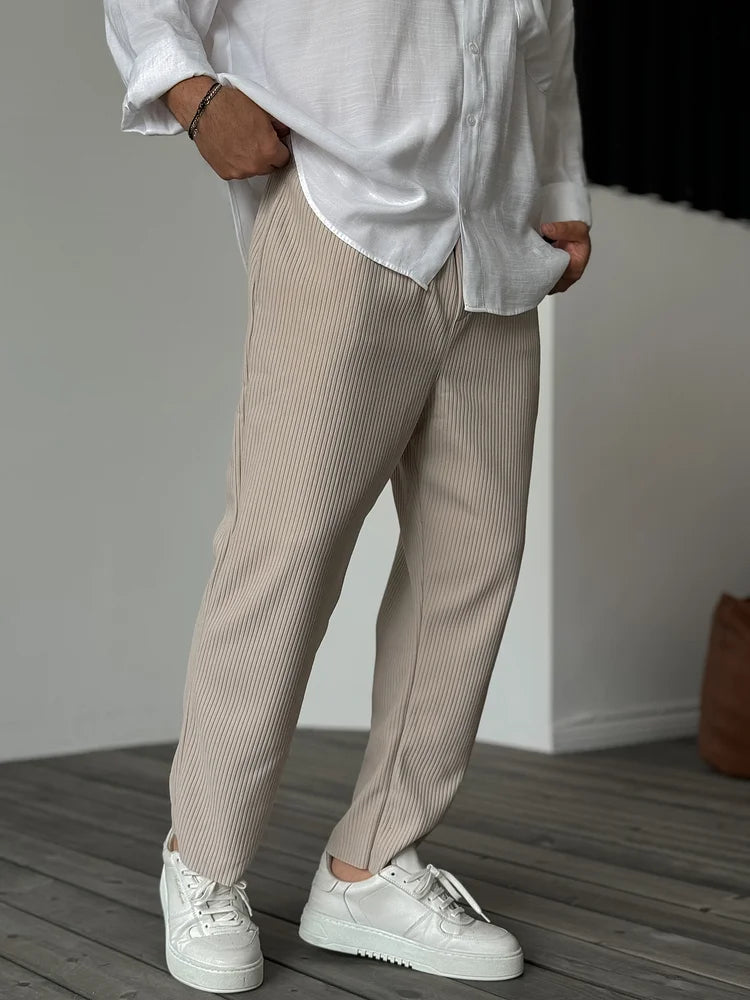 Pantalones elegantes para hombre con ajuste cómodo y diseño moderno
