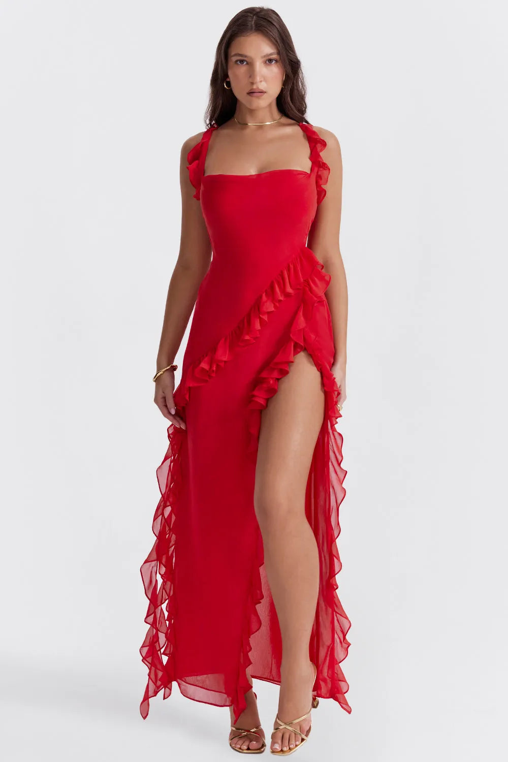 Vestido largo de verano con cuello alto y detalles elegantes ideal para ocasiones especiales