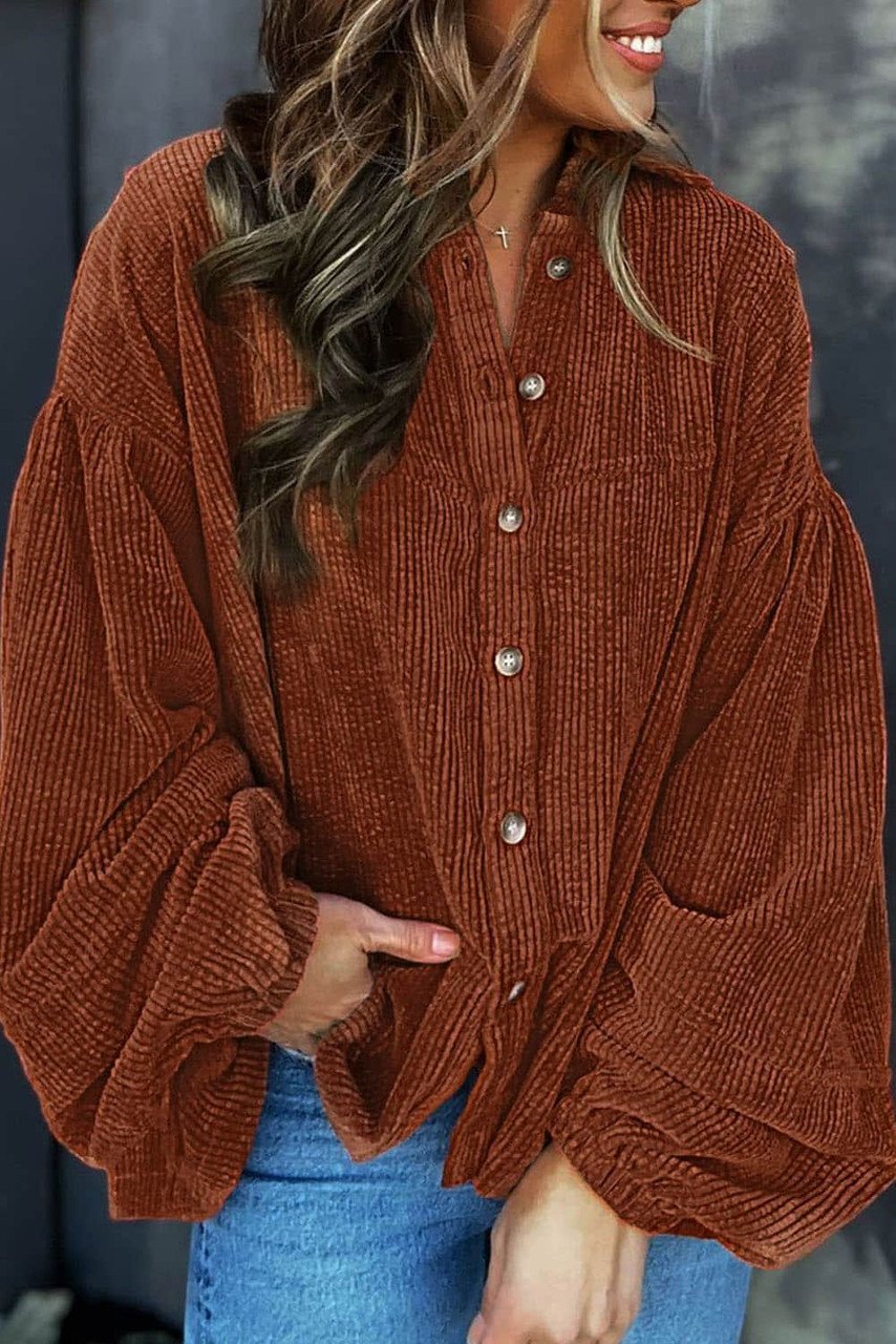 Camisa de Pana con Mangas Abullonadas en Color Café para un Estilo Sin Esfuerzo