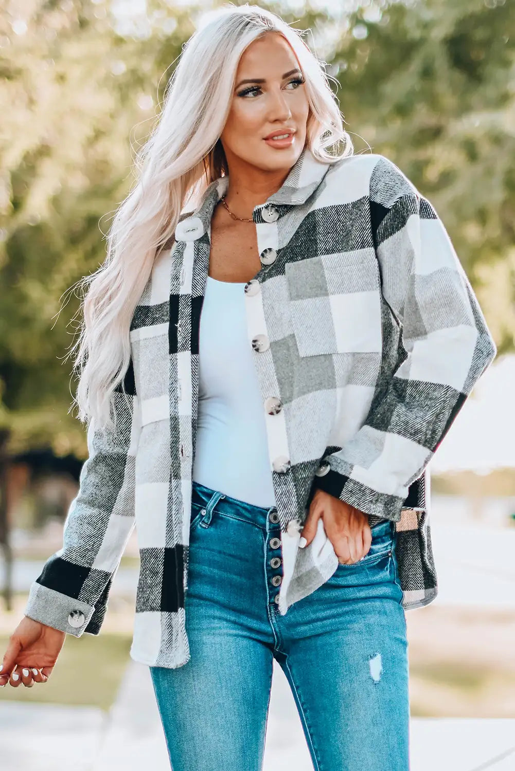 Chaqueta de Cuadros en Bloque de Color Caqui para un Estilo de Invierno Sin Esfuerzo