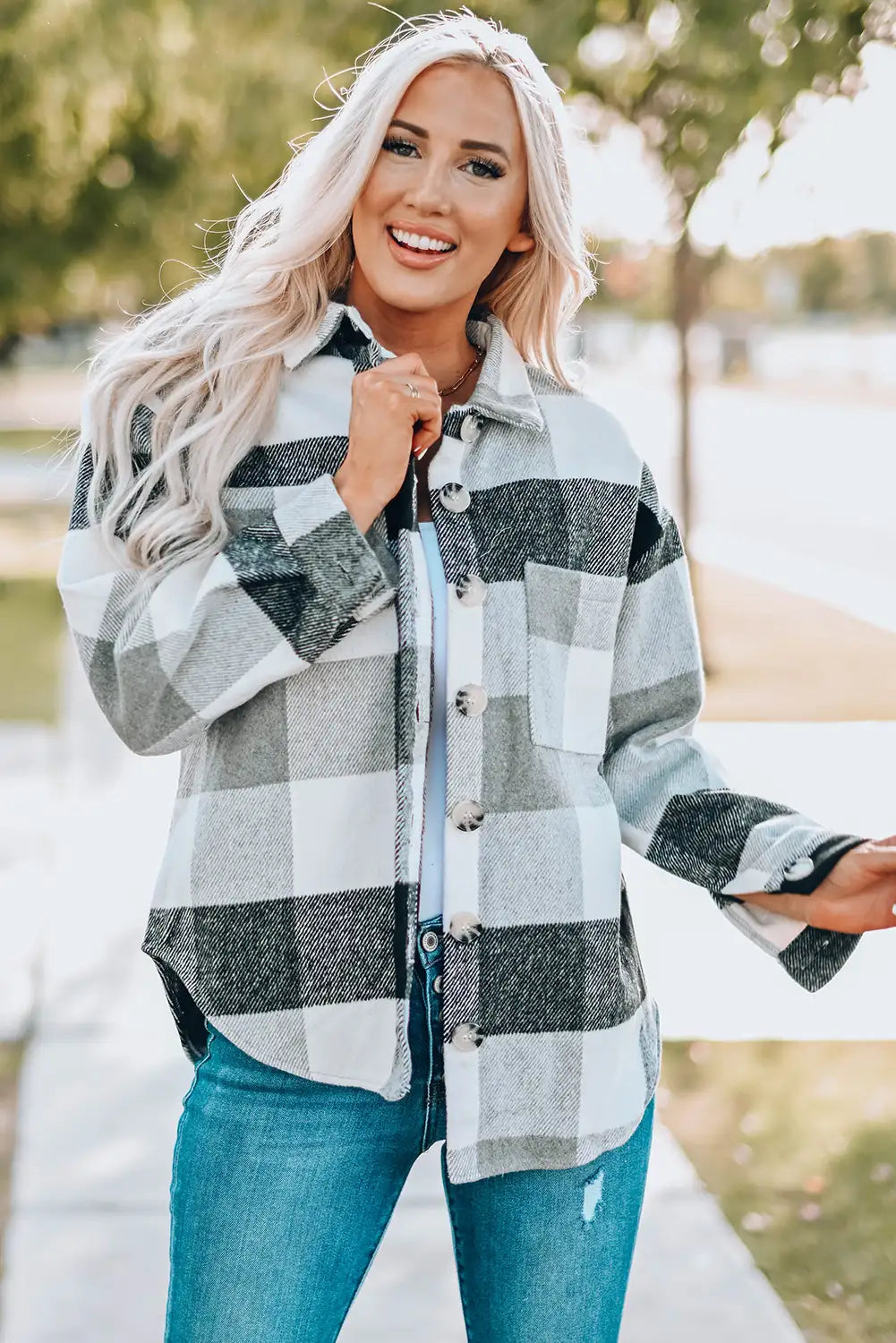 Chaqueta de Cuadros en Bloque de Color Caqui para un Estilo de Invierno Sin Esfuerzo