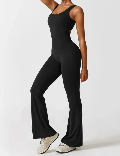 Mono largo acampanado con espalda en V y estilo elegante