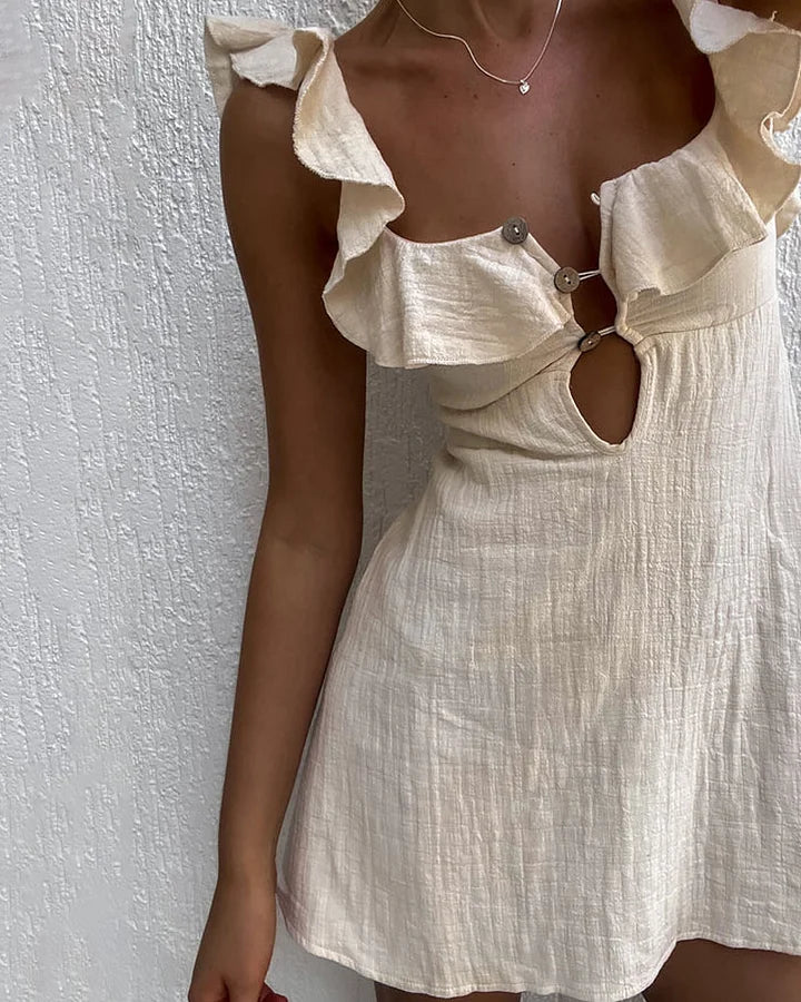 Vestido casual con volantes y detalles recortados para un estilo moderno