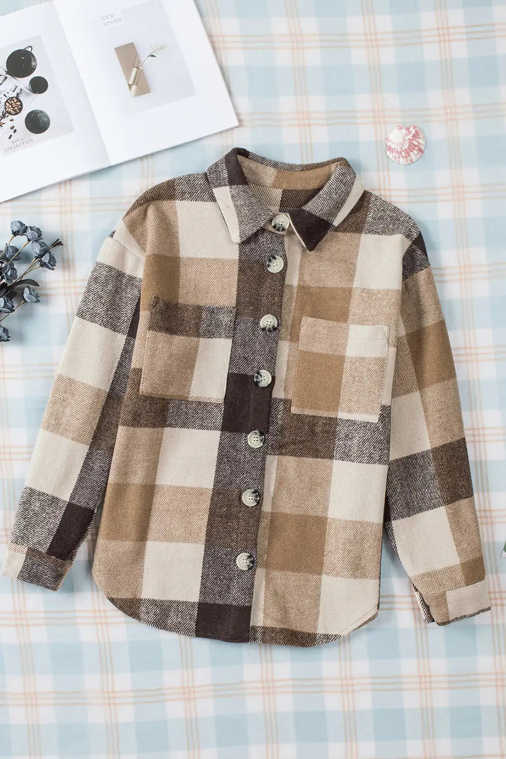 Chaqueta de Cuadros en Bloque de Color Caqui para un Estilo de Invierno Sin Esfuerzo