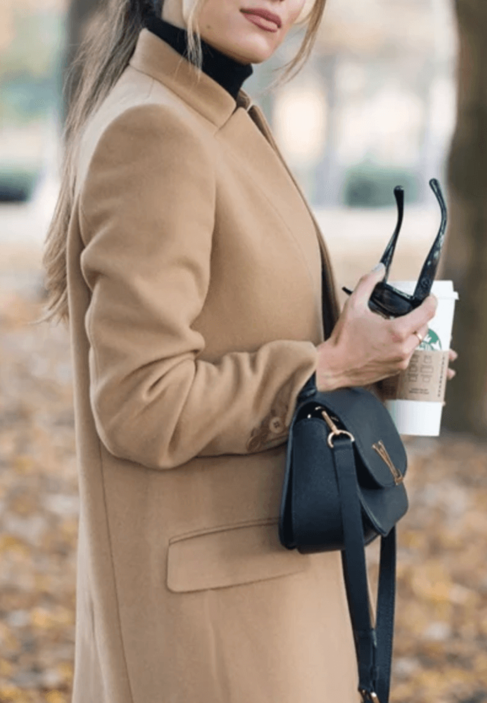 Abrigo de Cuello Alto Minimalista – Diseño en Color Sólido para Mujeres Modernas