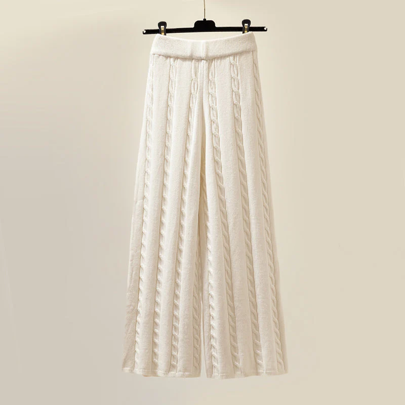 Conjunto cómodo y acogedor de tres piezas para mujer