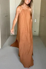 Vestido largo con cuello halter en mezcla de lino de Down By The Cove