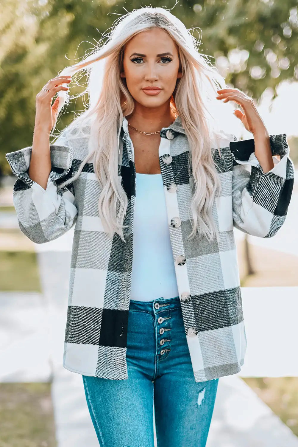 Chaqueta de Cuadros en Bloque de Color Caqui para un Estilo de Invierno Sin Esfuerzo