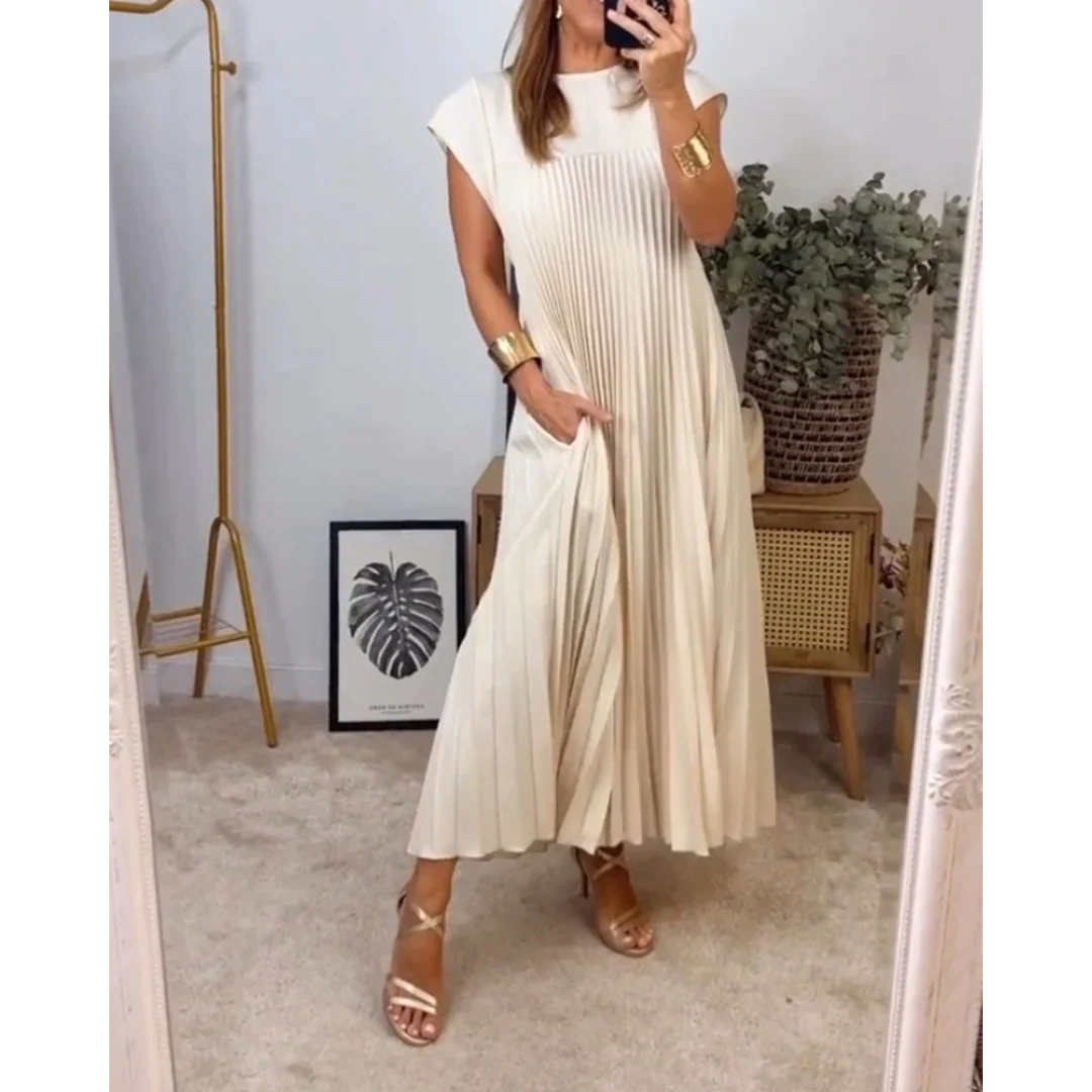 Vestido largo plisado con mangas cortas y estilo elegante
