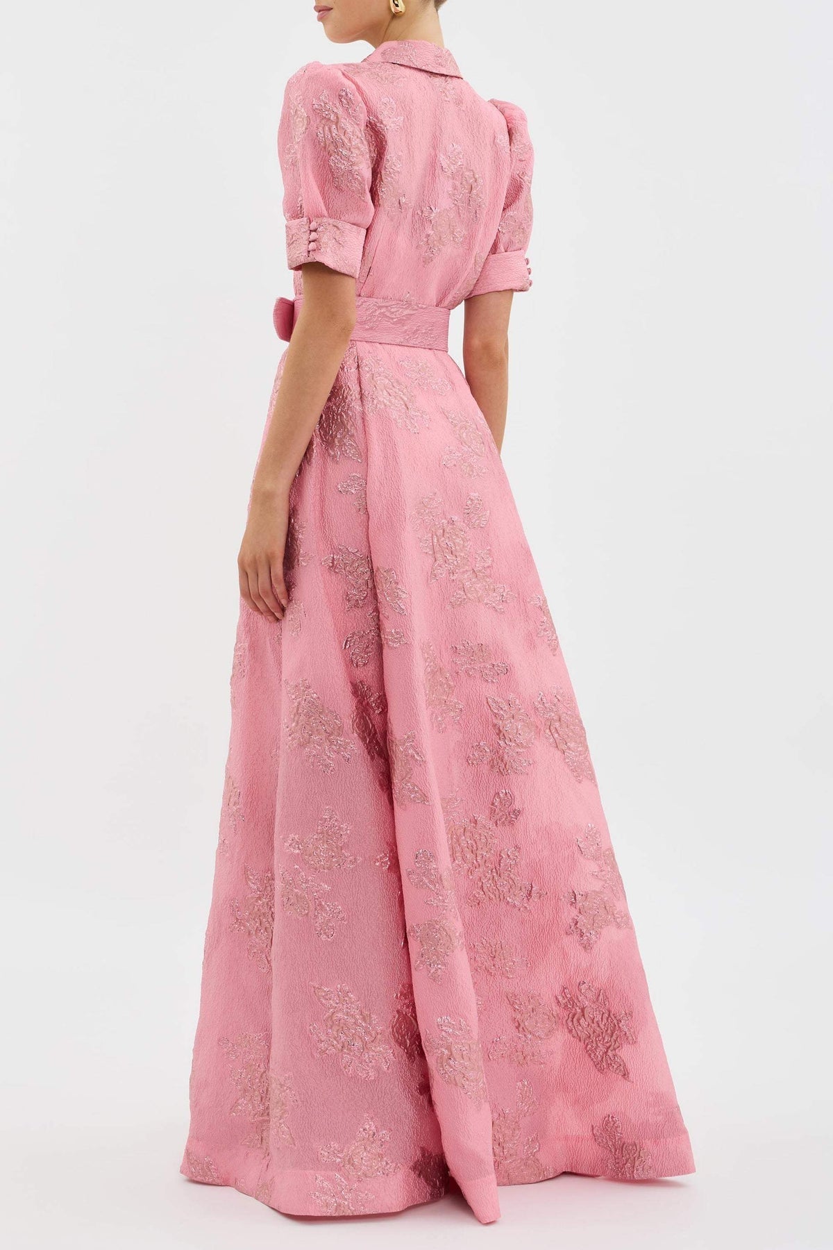Vestido largo con mangas abullonadas y cinturón ajustable elegante