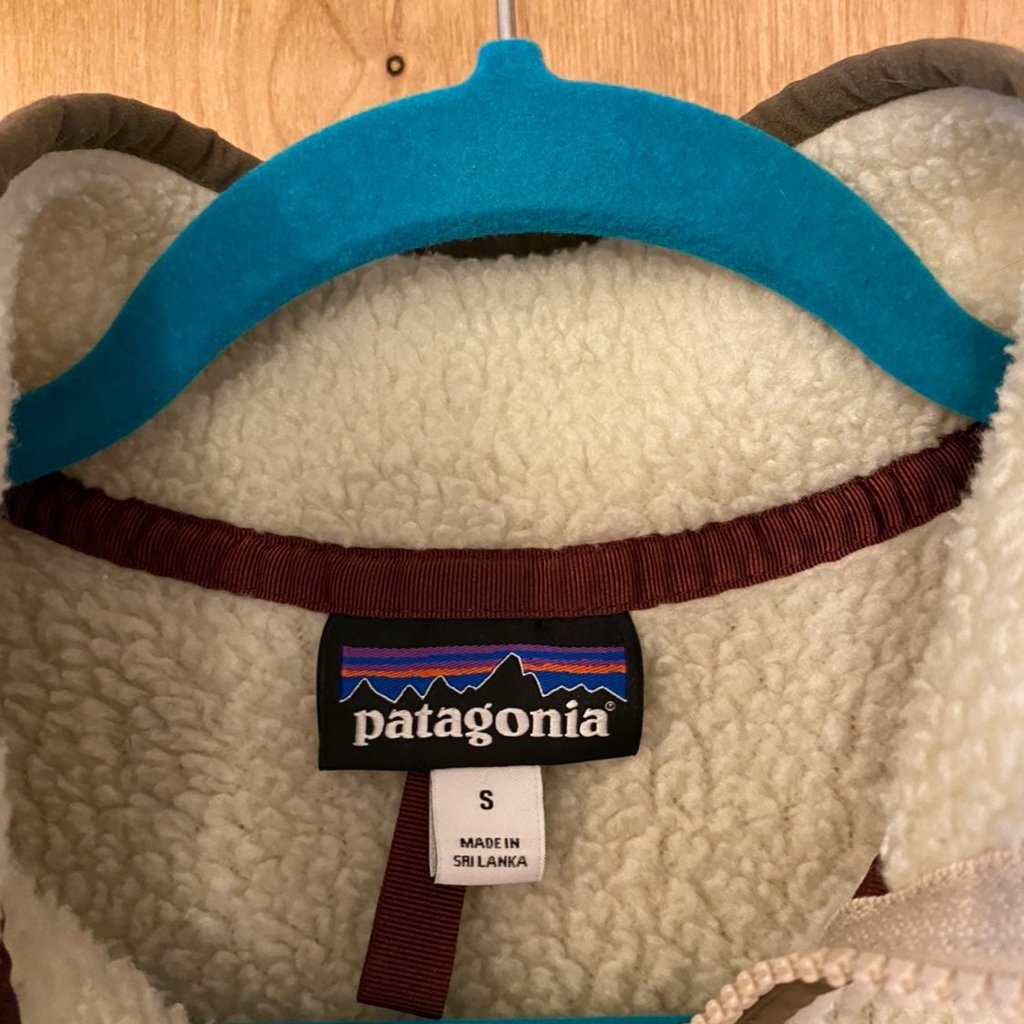Chaqueta Retro con Cremallera – Estilo y Comodidad para el Día a Día