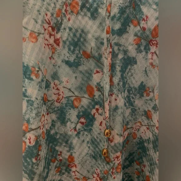 Vestido midi veraniego casual con tirantes finos y estilo relajado