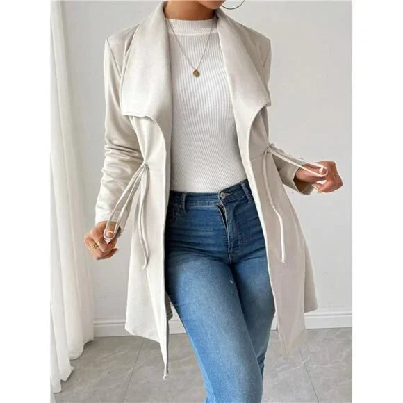 Chaqueta elegante con diseño sofisticado y cordones, manga larga