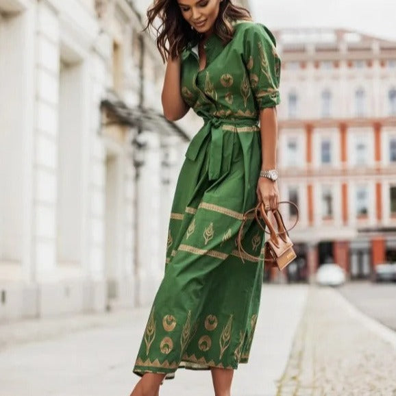 Elegante vestido midi de verano con estampado interesante para un mira fresco