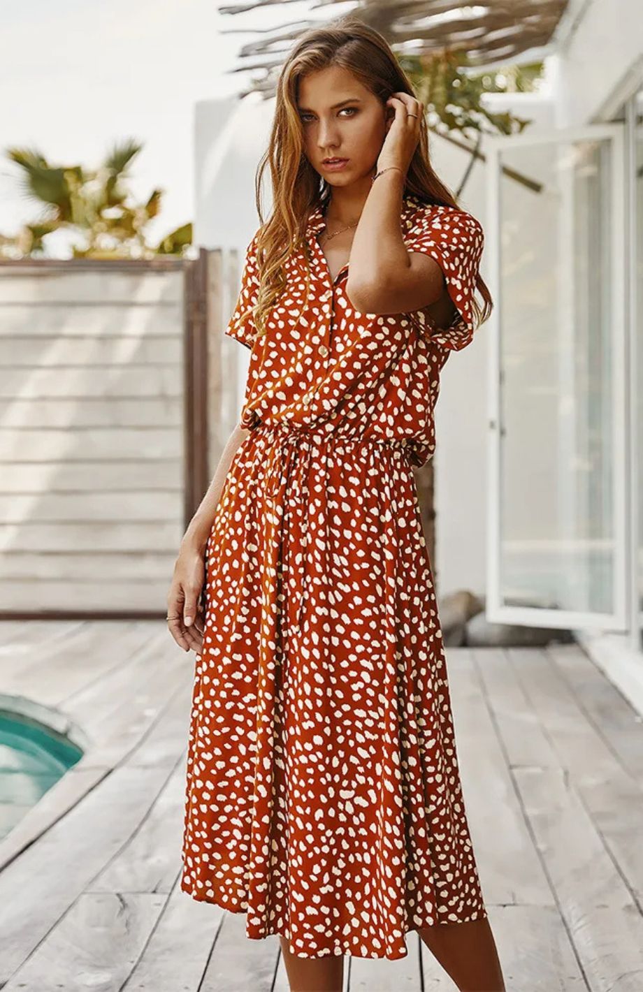Vestido midi elegante ideal para primavera y entretiempo