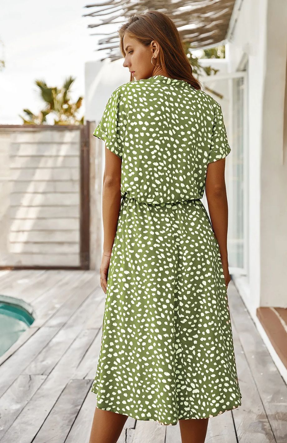 Vestido midi elegante ideal para primavera y entretiempo