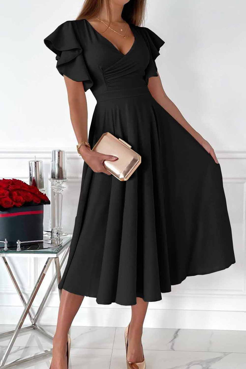 Vestido midi cruzado con mangas con volantes y escote en V ideal para ocasiones elegantes