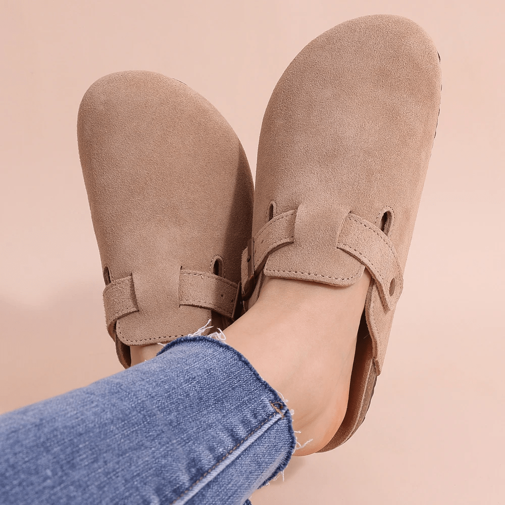 Zuecos modernos para mujer con diseño actual y estilo versátil