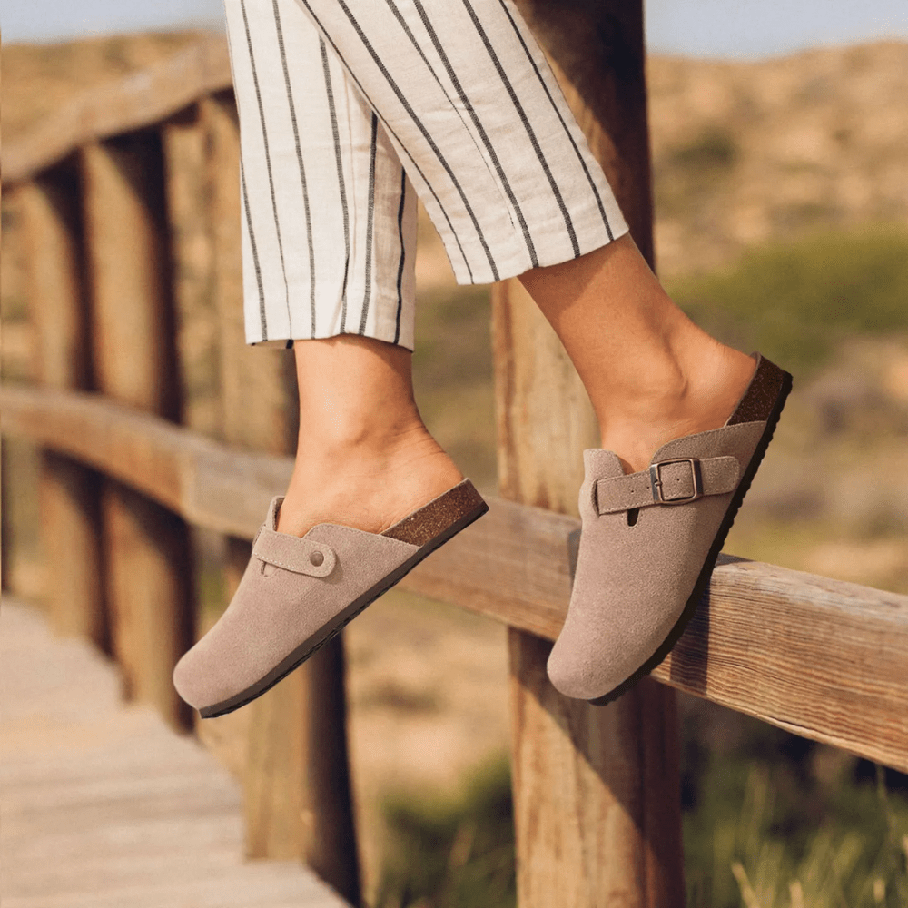 Zuecos modernos para mujer con diseño actual y estilo versátil