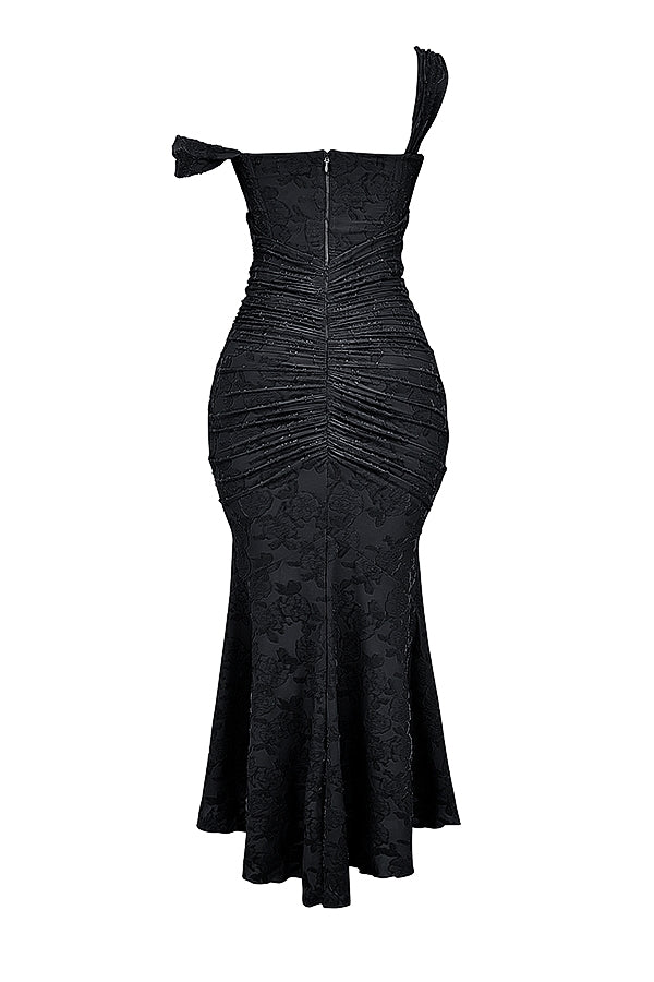 Vestido largo elegante y sofisticado con falda asimétrica y tirantes ajustables