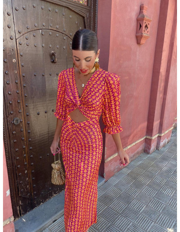 Vestido largo de estilo encantador con diseño de espalda abierta ideal para ocasiones especiales