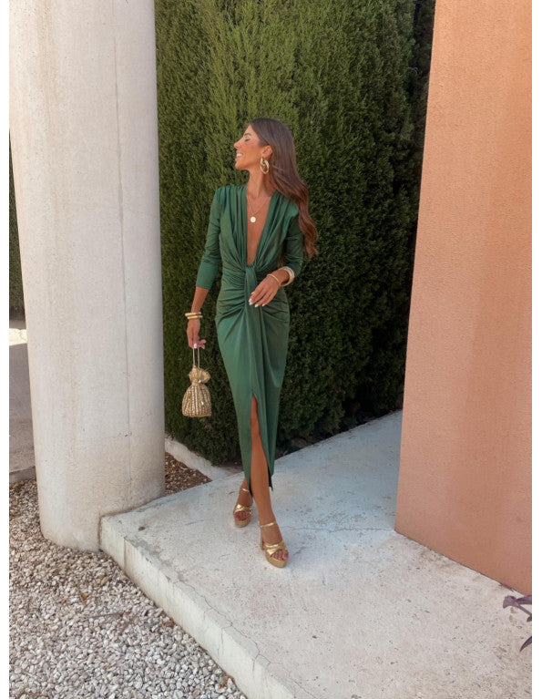 Vestido largo elegante para mujer con escote profundo y mangas largas ideal para la noche