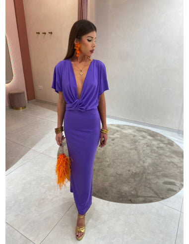 Vestido largo con mangas amplias y escote profundo ajustable ideal para un mira elegante