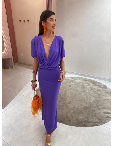 Vestido largo con mangas amplias y escote profundo ajustable ideal para un mira elegante