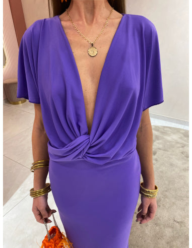 Vestido largo con mangas amplias y escote profundo ajustable ideal para un mira elegante