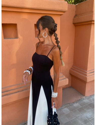 Vestido largo clásico y elegante con tirantes finos ideal para cualquier ocasión