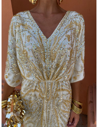 Vestido largo moderno y elegante con mangas amplias ideal para cualquier ocasión
