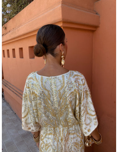 Vestido largo moderno y elegante con mangas amplias ideal para cualquier ocasión