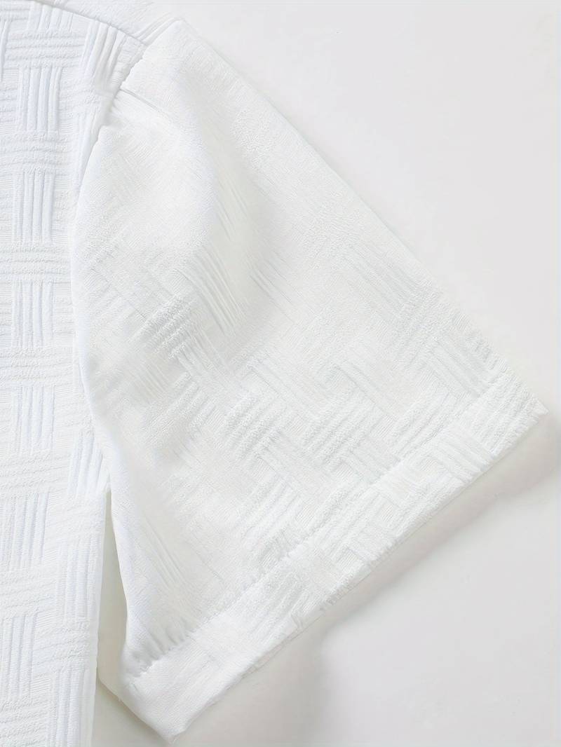 Conjunto de verano para hombre con camisa de manga corta abotonada y pantalones cortos ideal para un estilo casual