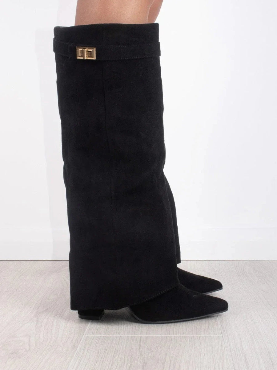 Botas altas elegantes y cómodas con tacón oculto y diseño moderno