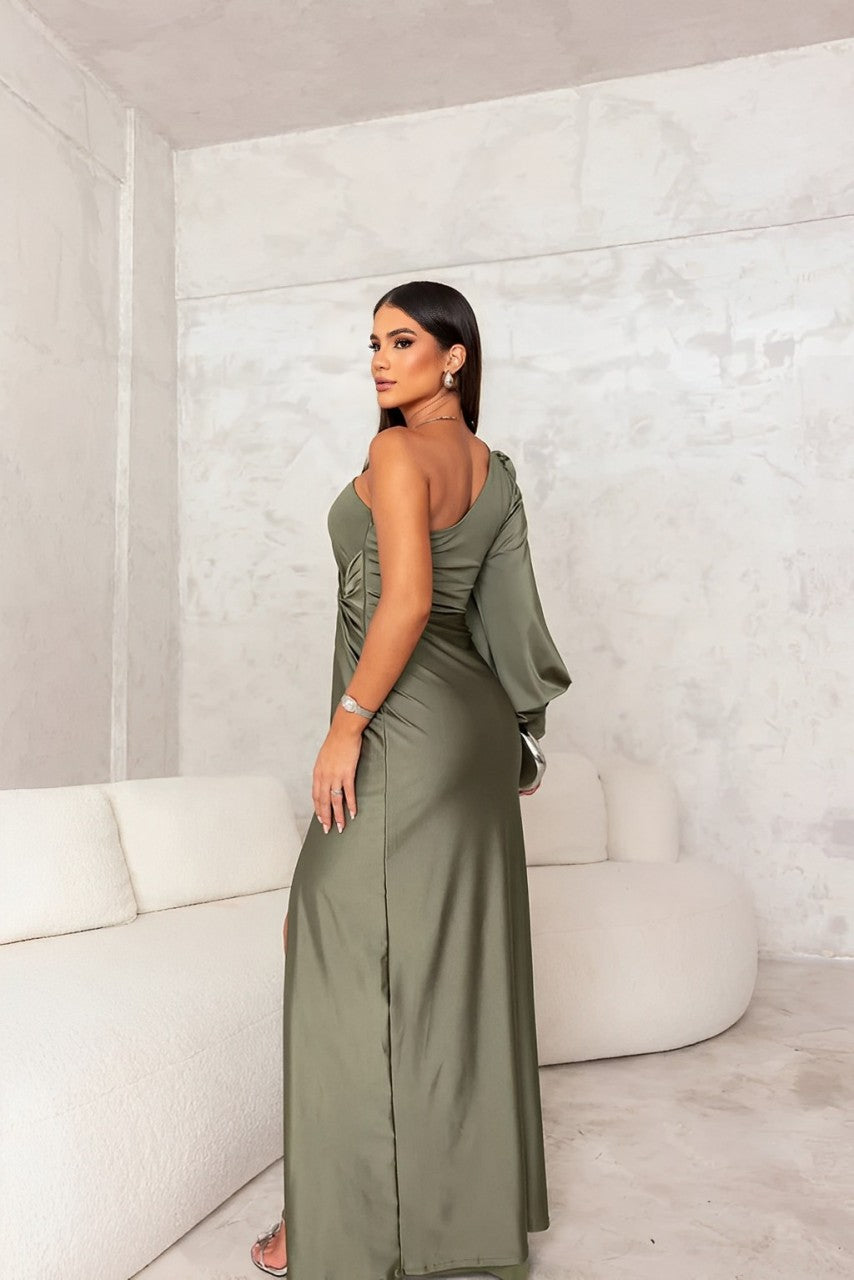 Vestido largo de noche elegante con una manga y escote pronunciado