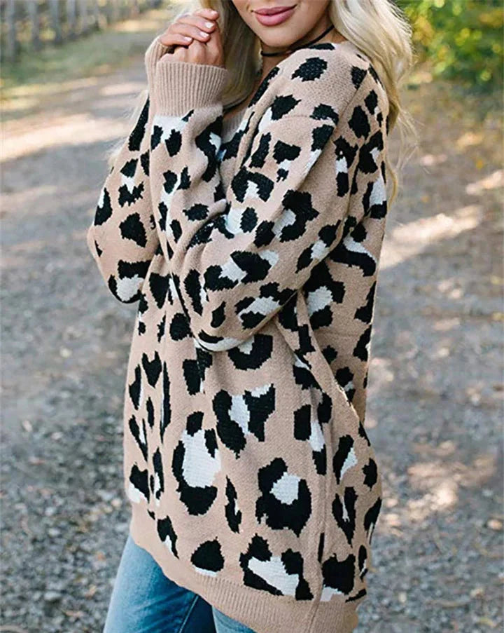 Suéter Largo con Estampado de Leopardo y Escote en V para Mujeres Modernas