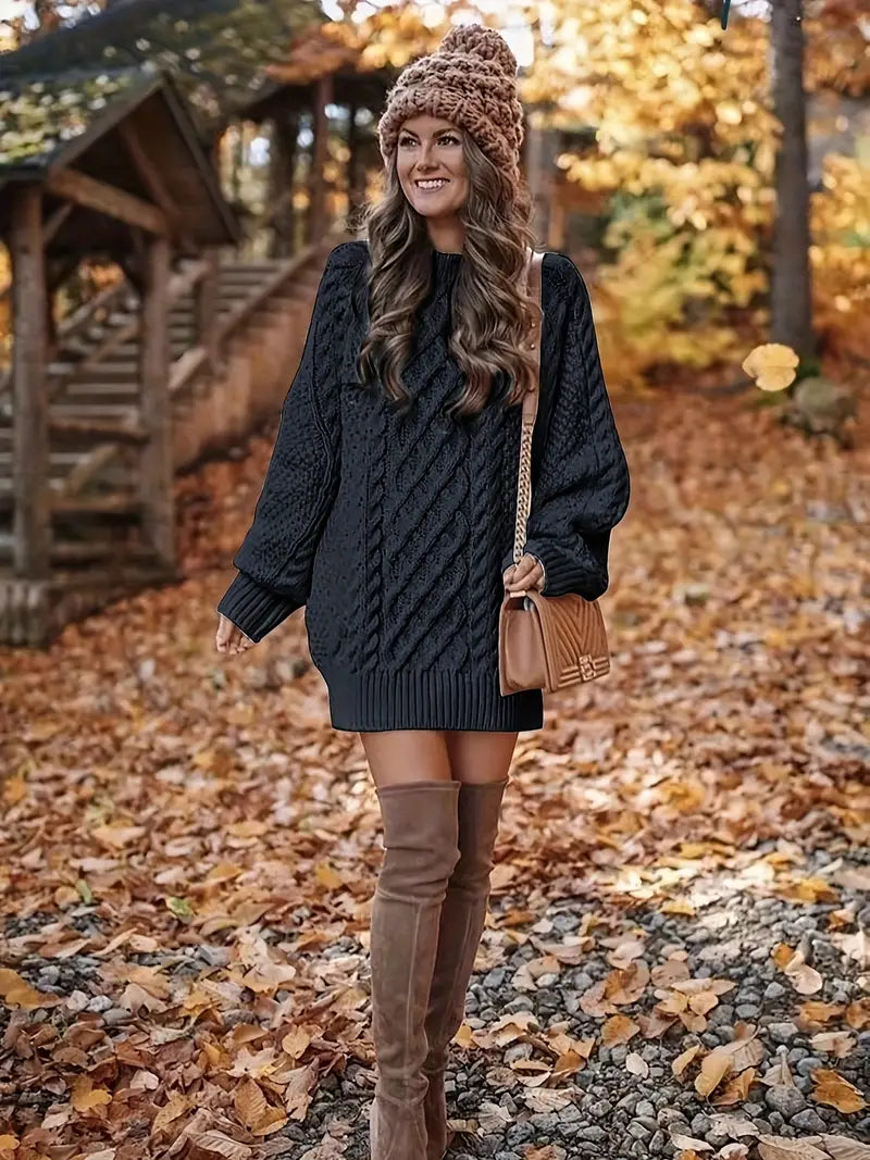 Vestido casual para mujer con cuello alto y diseño moderno
