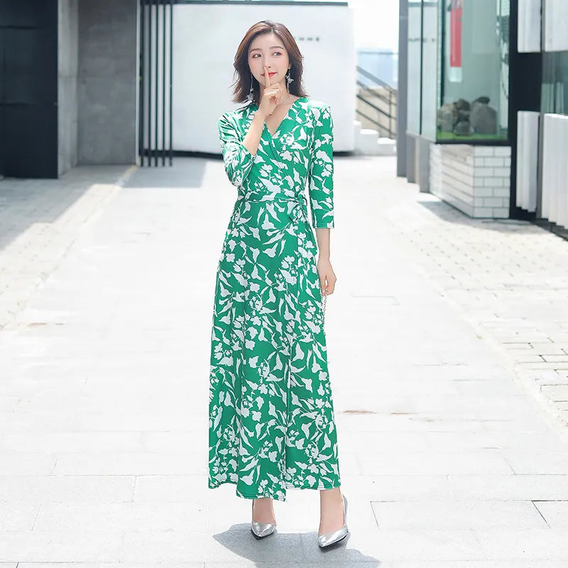 Ruth - Elegante vestido bohemio verde con estampado floral blanco