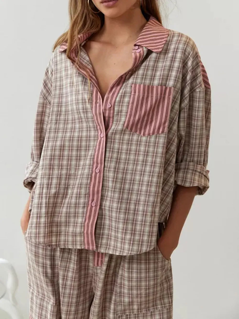 Conjunto de pijama para mujer de dos piezas con diseño a cuadros