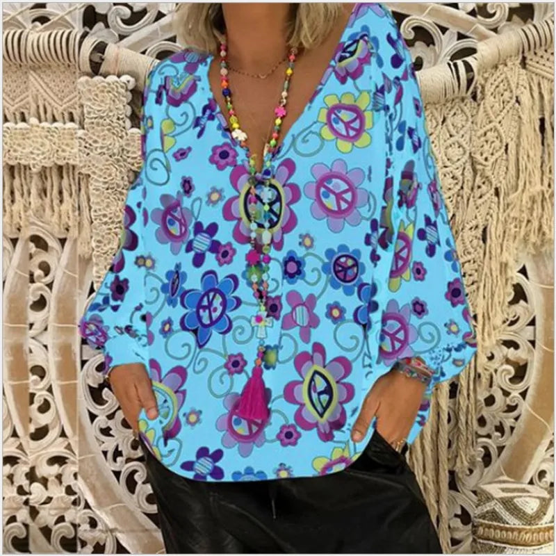 Camisa con botones y estampado abstracto con cuello en V