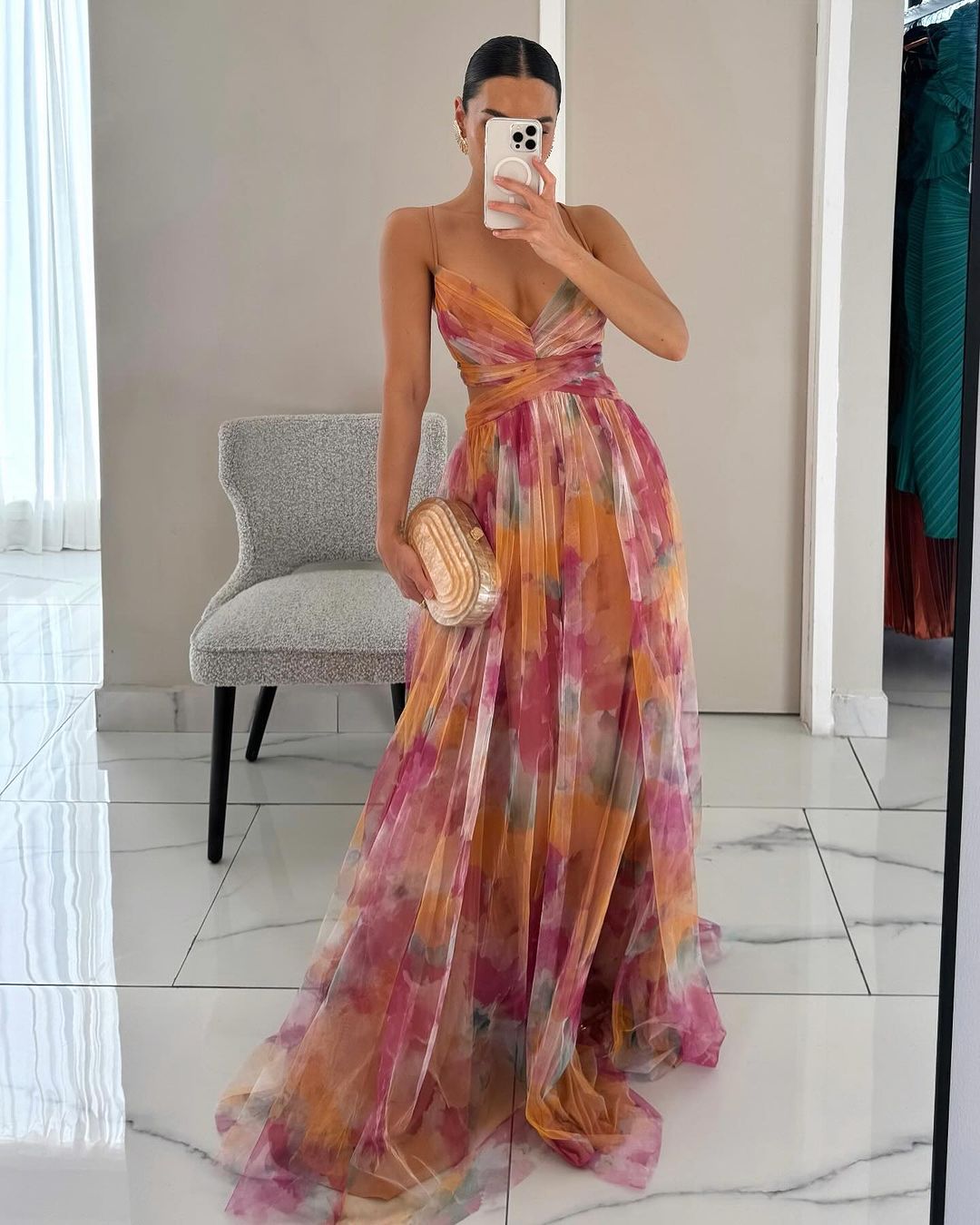 Vestido largo con tirantes y estampado floral de estilo encantador