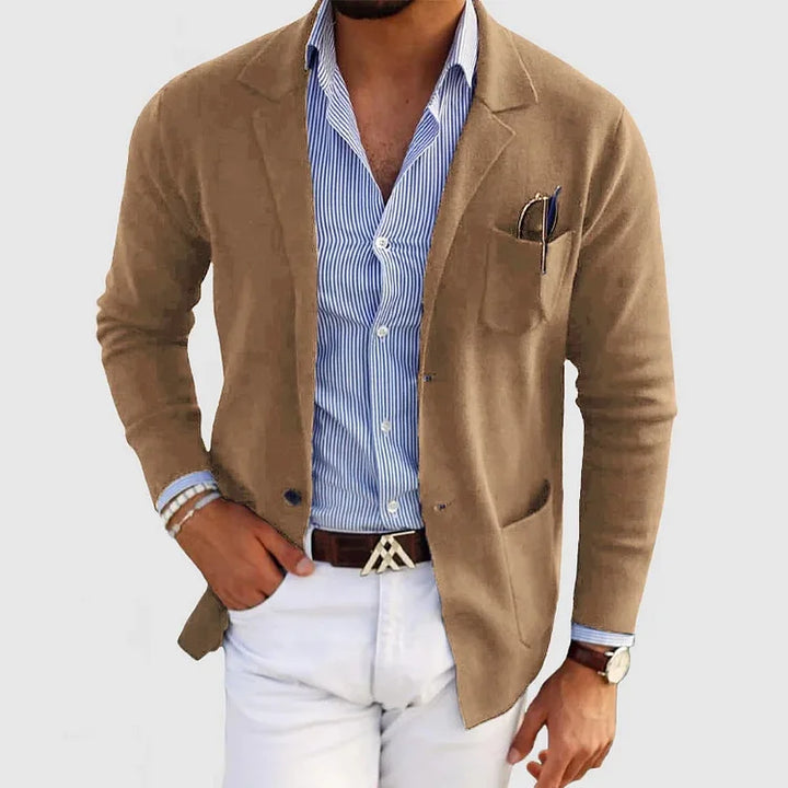 Una chaqueta de hombre elegante para un estilo seguro