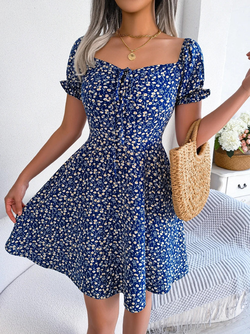Vestido corto de manga corta versátil para cualquier ocasión