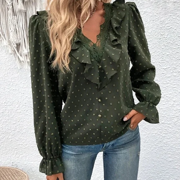 Blusa Boho con Lunares Suizos y Encaje con Volantes Micaela