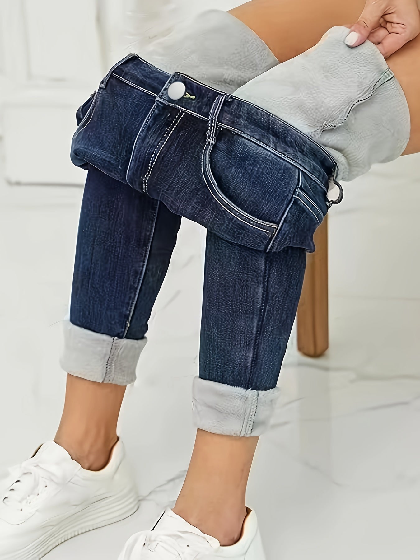 Jeans de invierno cómodos para mujer con diseño práctico