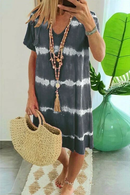 Vestido camisero de rayas tie-dye con mangas cortas y corte holgado